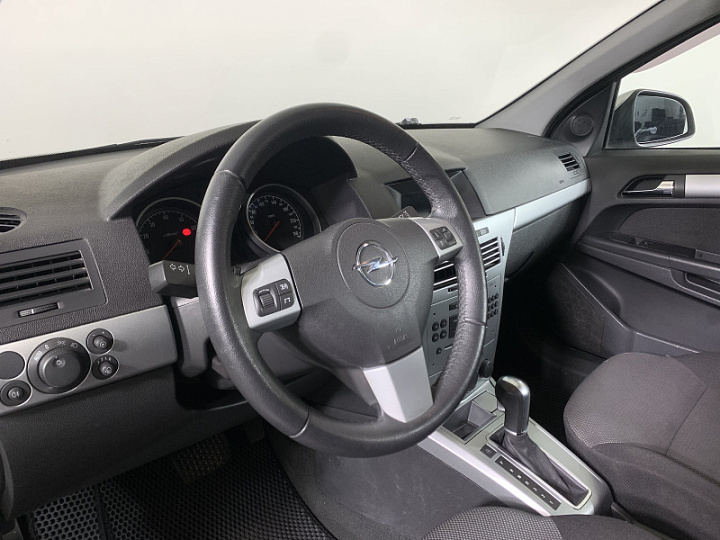 Opel Astra 1.8, 2014 года, Автоматическая, Серебристый