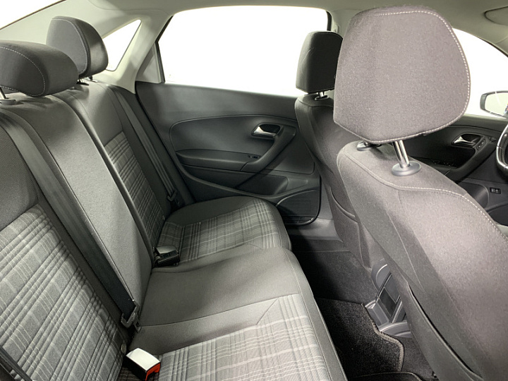 VOLKSWAGEN Polo 1.4, 2016 года, Робот, Серебристый