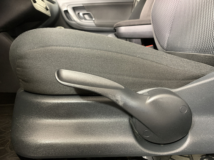 SKODA Fabia 1.4, 2011 года, Механика, Серебристый