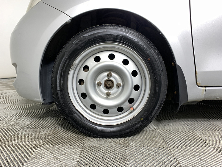 TOYOTA Yaris 1.3, 2008 года, Робот, Серебристый