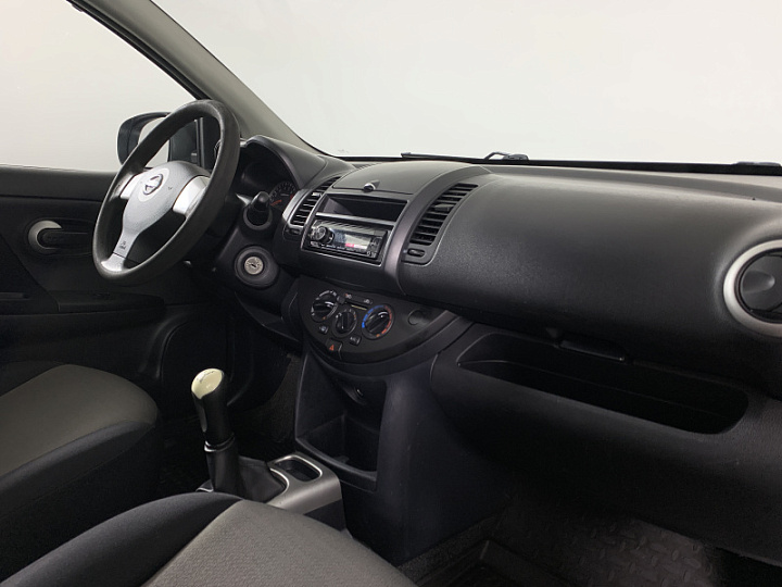 NISSAN Note 1.4, 2011 года, Механика, Серебристый