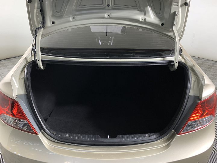 HYUNDAI Solaris 1.6, 2011 года, Автоматическая, Бежево-серый