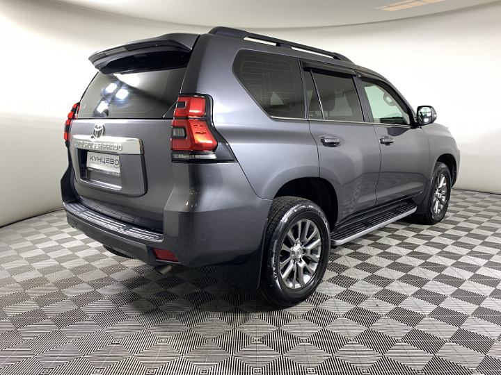 Toyota Land Cruiser Prado 2.8, 2018 года, Автоматическая, Светло серый