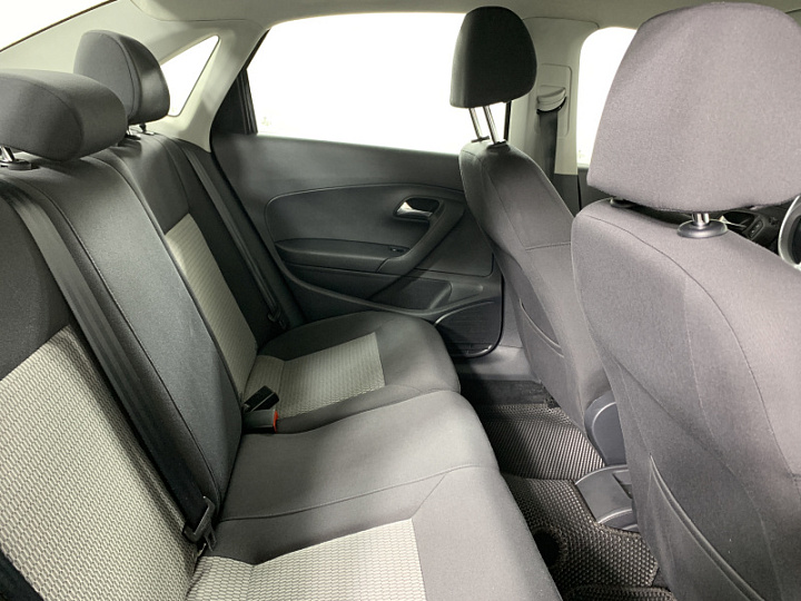 VOLKSWAGEN Polo 1.6, 2013 года, Автоматическая, ЧЕРНЫЙ