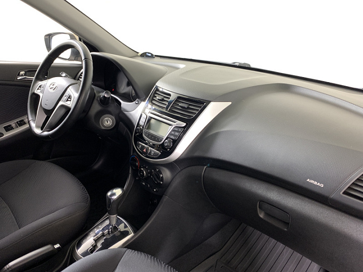 HYUNDAI Solaris 1.6, 2011 года, Автоматическая, Бежево-серый