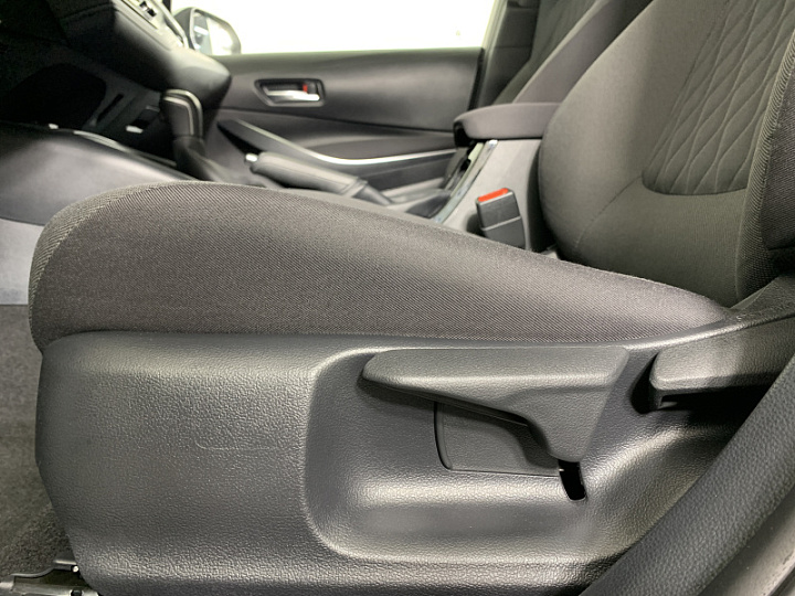 TOYOTA Corolla 1.6, 2022 года, Вариатор, БЕЛЫЙ