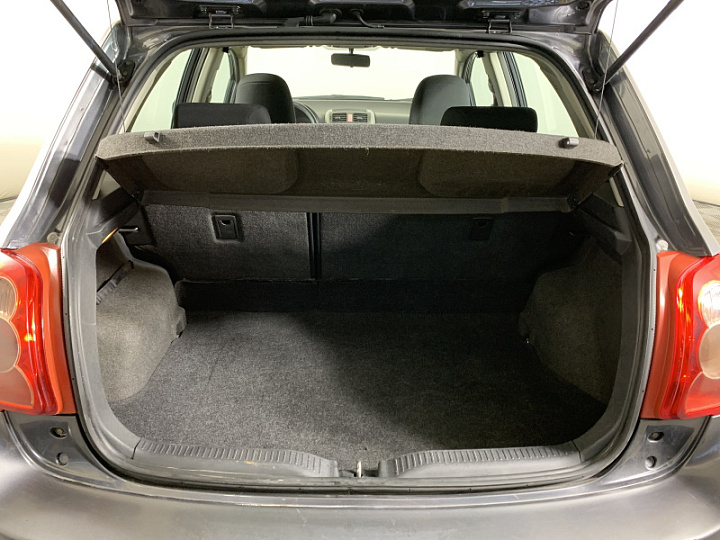 Toyota Auris 1.4, 2007 года, Механика, Серый