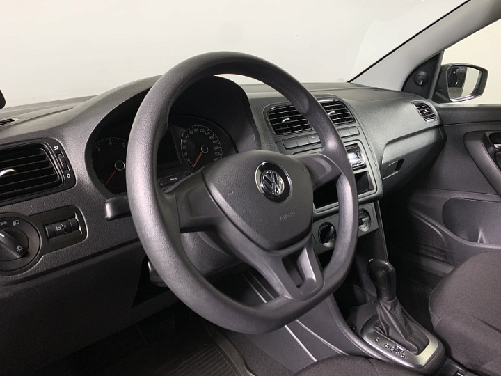 Volkswagen Polo 1.6, 2016 года, Автоматическая, Светло серый