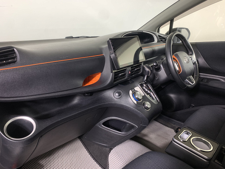 Toyota Sienta 1.5, 2018 года, Вариатор, Серый