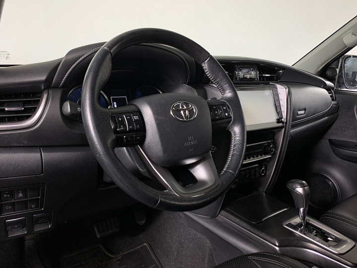 TOYOTA Fortuner 2.8, 2021 года, Автоматическая, ЧЕРНЫЙ