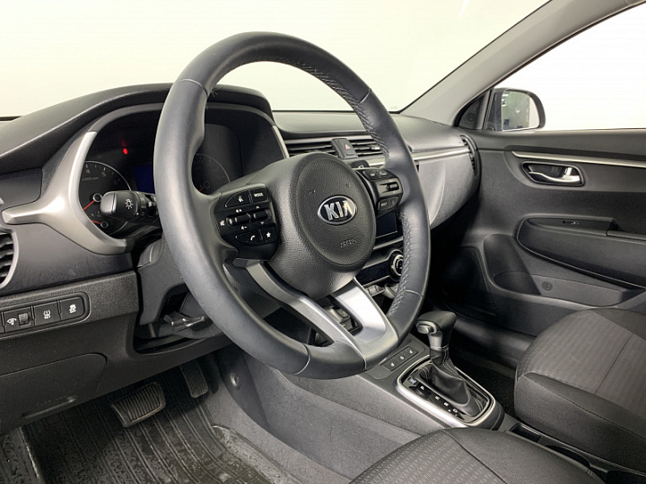 KIA Rio 1.6, 2020 года, Автоматическая, Черный металлик