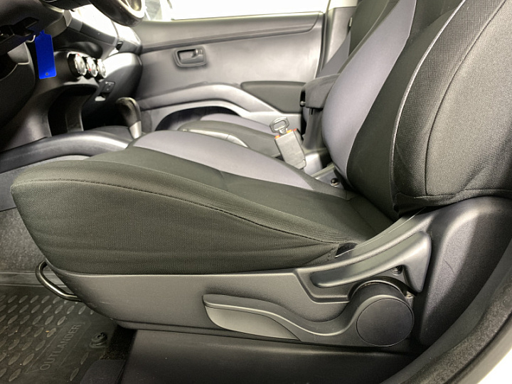 Mitsubishi Outlander 2, 2011 года, Вариатор, Белый