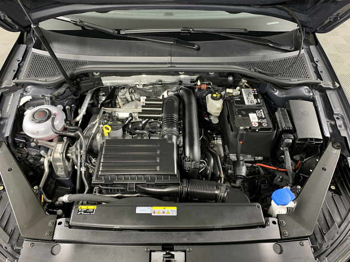 VOLKSWAGEN Passat 1.4, 2021 года, Автоматическая, ЧЕРНЫЙ