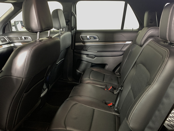 FORD Explorer 3.5, 2018 года, Автоматическая, Серебристый