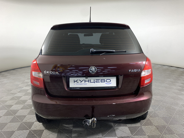 SKODA Fabia 1.2, 2013 года, Механика, ТЕМНО-БОРДОВЫЙ