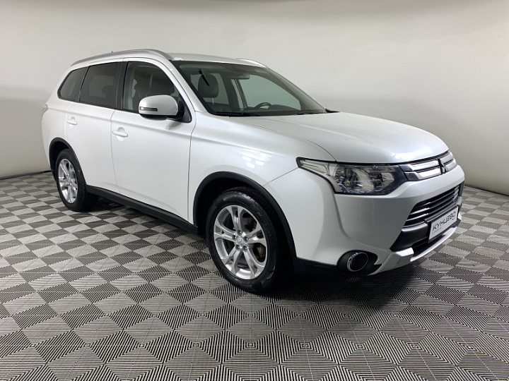 Mitsubishi Outlander 2.4, 2014 года, Вариатор, Белый