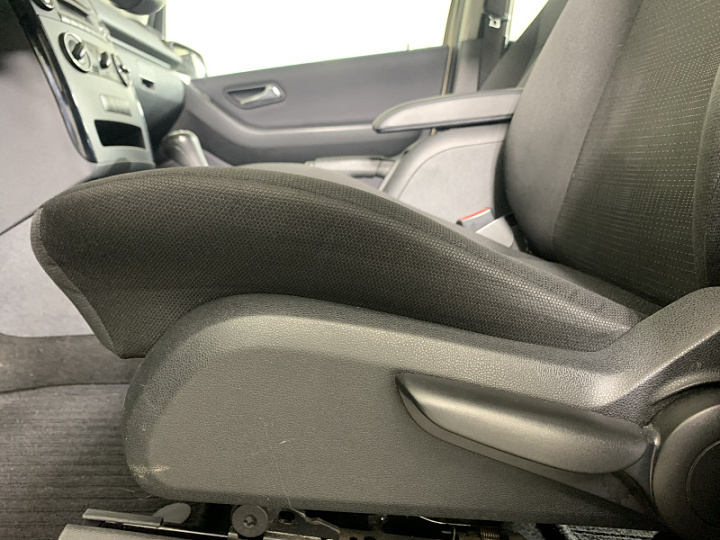 MERCEDES-BENZ A-Класс 1.7, 2011 года, Автоматическая, КОРИЧНЕВЫЙ