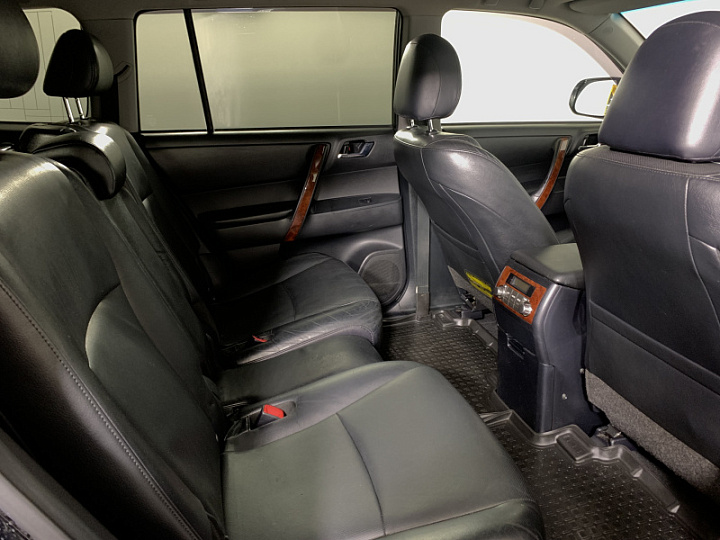 Toyota Highlander 3.5, 2011 года, Автоматическая, Черный