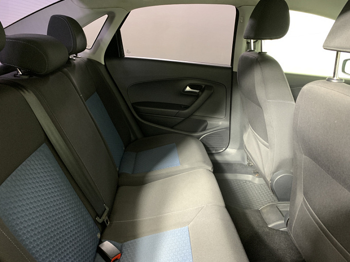 VOLKSWAGEN Polo 1.6, 2013 года, Автоматическая, ЧЕРНЫЙ