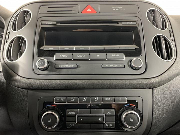 VOLKSWAGEN Golf Plus 1.6, 2011 года, Механика, Серо-коричневый