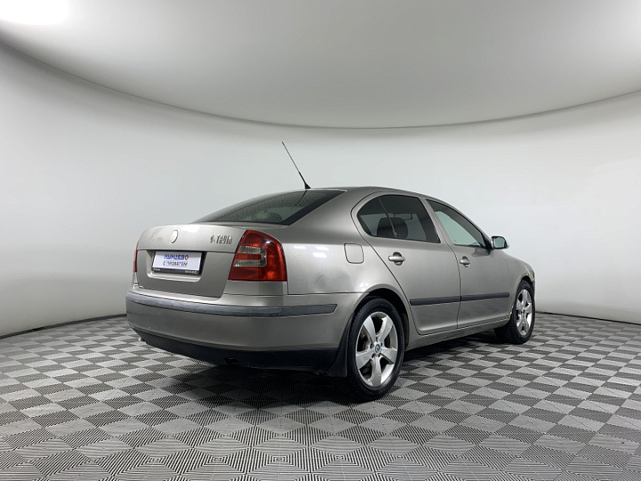 SKODA Octavia 2, 2008 года, Робот, Золотистый