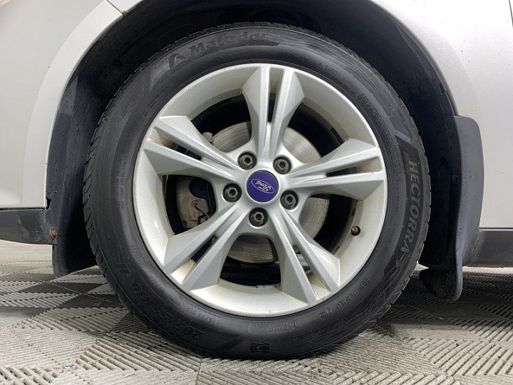 FORD Focus 1.6, 2012 года, Механика, Серебристый