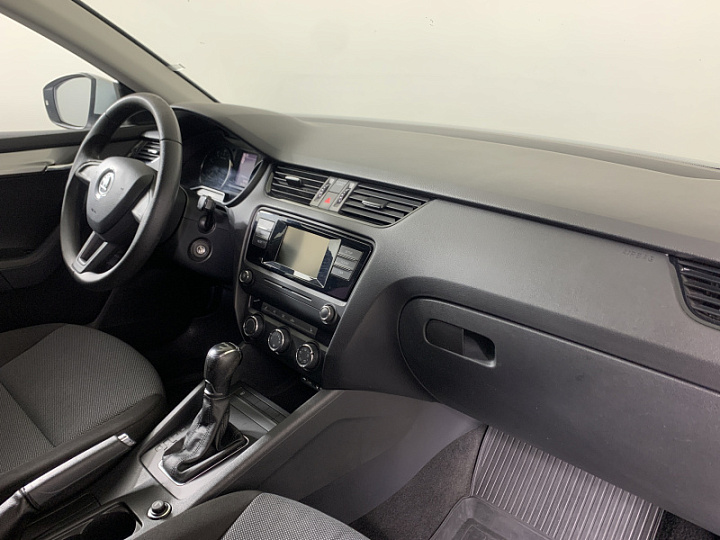 SKODA Octavia 1.6, 2016 года, Автоматическая, Серебристый
