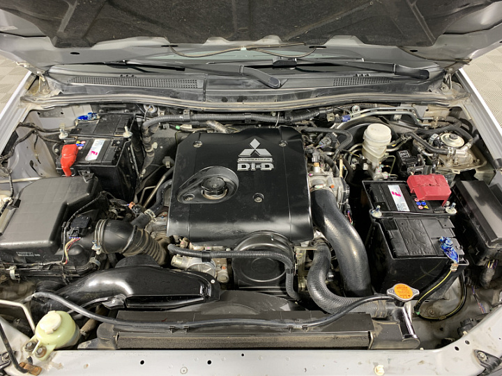 MITSUBISHI L200 2.5, 2010 года, Механика, СЕРЫЙ