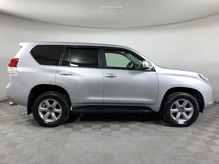 TOYOTA Land Cruiser Prado 3, 2011 года, Автоматическая, Серебристый