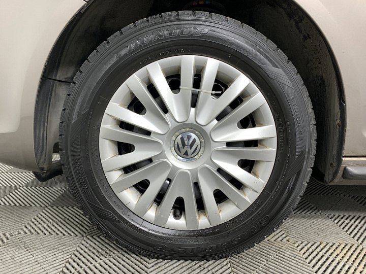 VOLKSWAGEN Golf Plus 1.6, 2011 года, Механика, Серо-коричневый