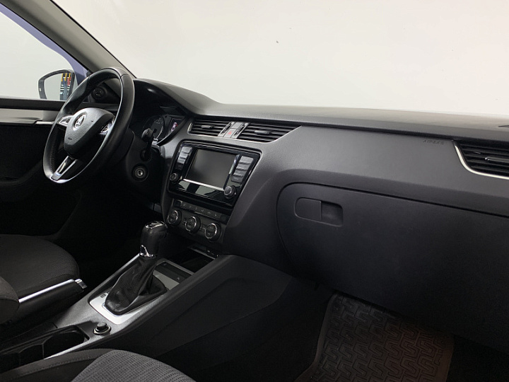 SKODA Octavia 1.8, 2015 года, Робот, БЕЛЫЙ