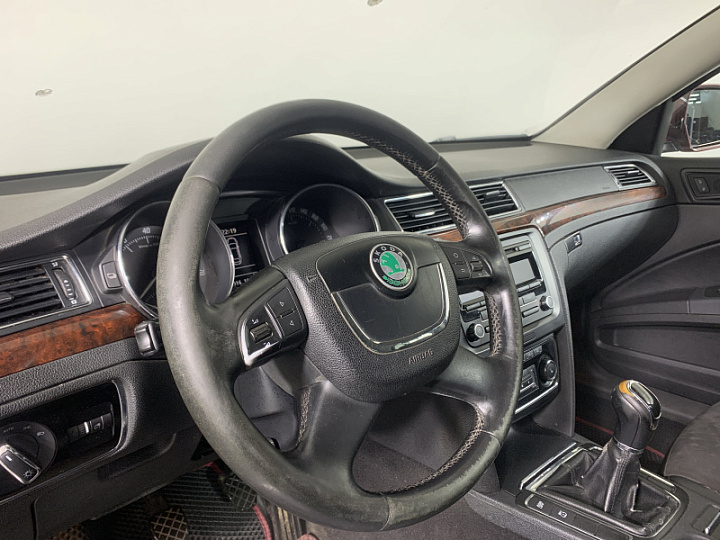 SKODA Superb 1.8, 2009 года, Механика, БОРДОВЫЙ