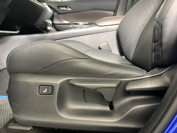 Toyota C-HR 1.197, 2019 года, Автоматическая, Синий