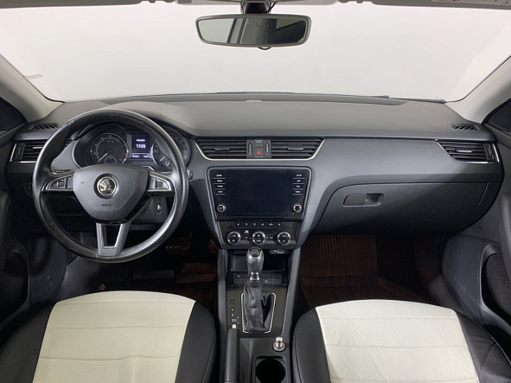 SKODA Octavia 1.4, 2019 года, Робот, БЕЛЫЙ