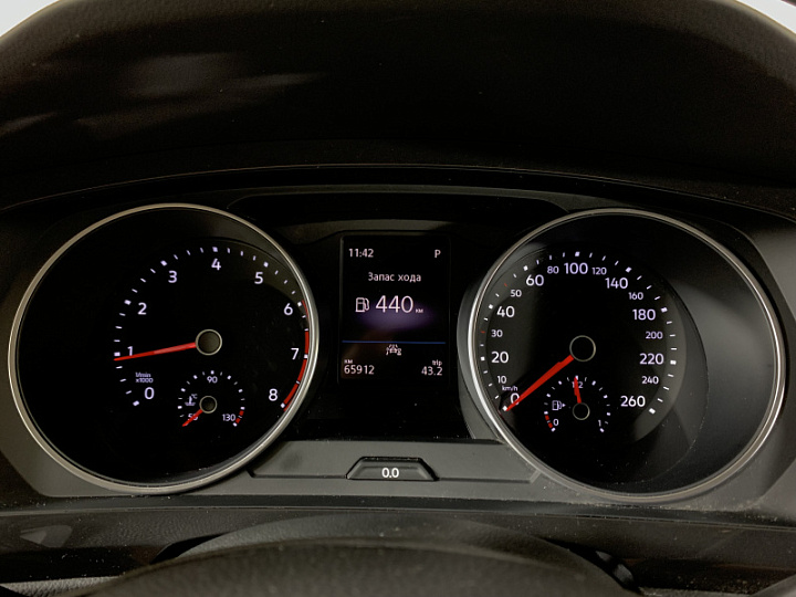 Volkswagen Tiguan 1.4, 2020 года, Робот, Черный