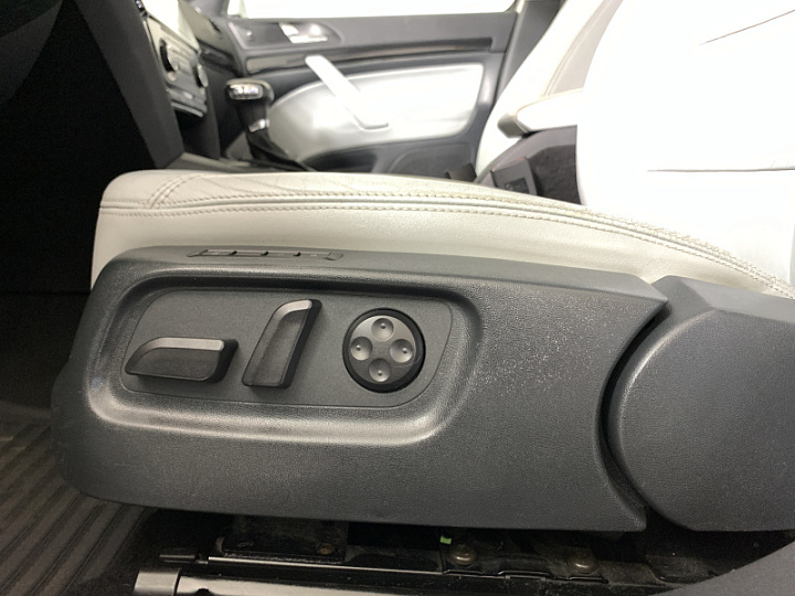 SKODA Octavia 1.8, 2011 года, Робот, БЕЛЫЙ