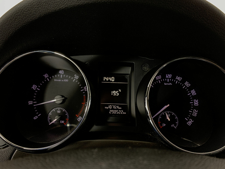 SKODA Yeti 1.8, 2010 года, Механика, СЕРЫЙ