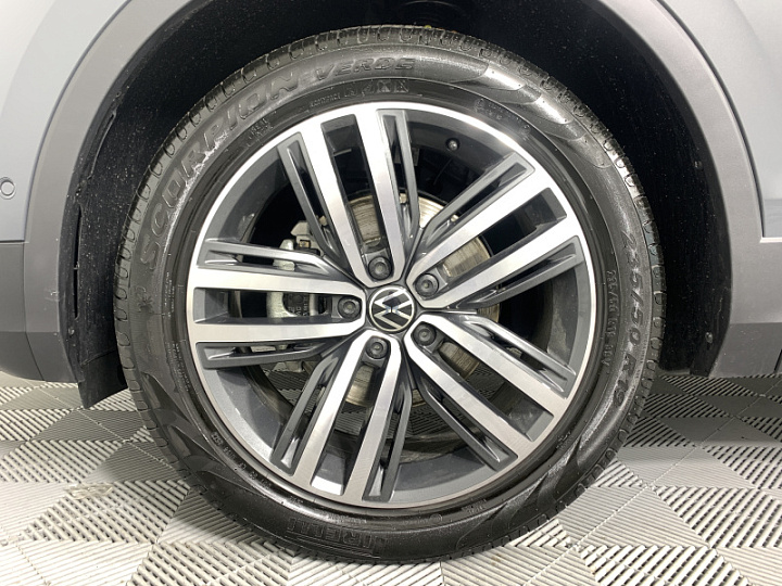 VOLKSWAGEN Tiguan 2, 2022 года, Робот, СЕРЫЙ