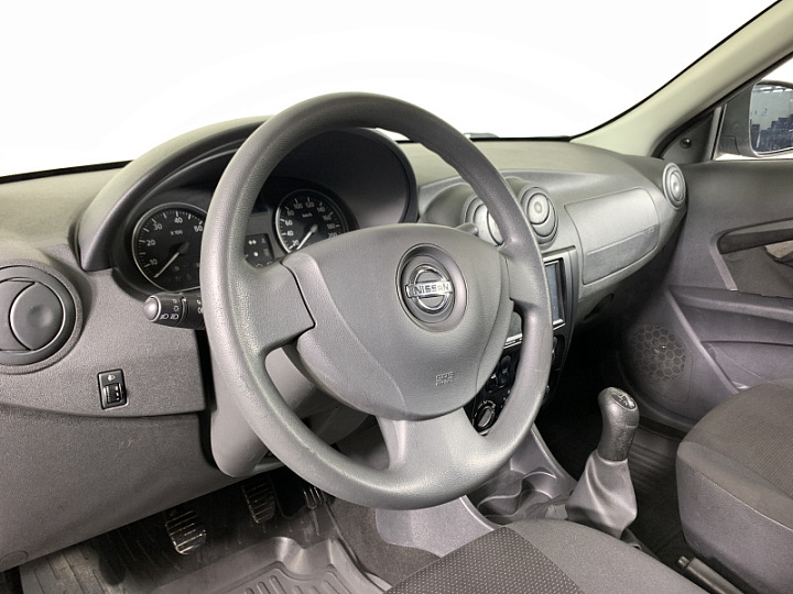 NISSAN Almera 1.6, 2015 года, Механика, Серебристый