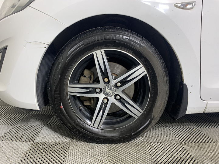 HYUNDAI i30 1.6, 2015 года, Механика, БЕЛЫЙ