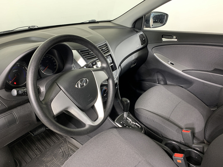 HYUNDAI Solaris 1.6, 2012 года, Автоматическая, Бежево-серый