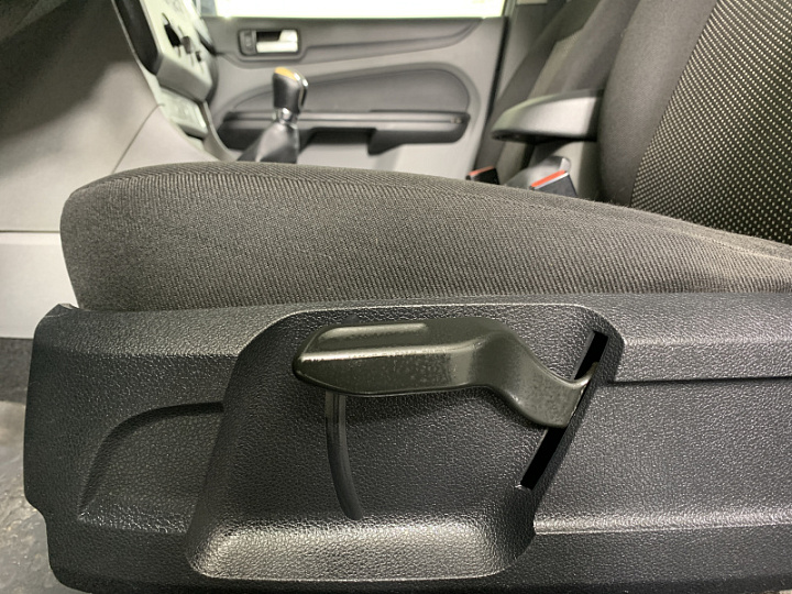 FORD Focus 1.8, 2010 года, Механика, ТЕМНО-СЕРЫЙ