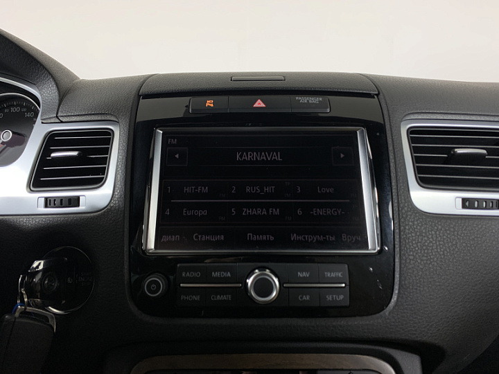 VOLKSWAGEN Touareg 4.1, 2011 года, Автоматическая, Серебристо-желтый