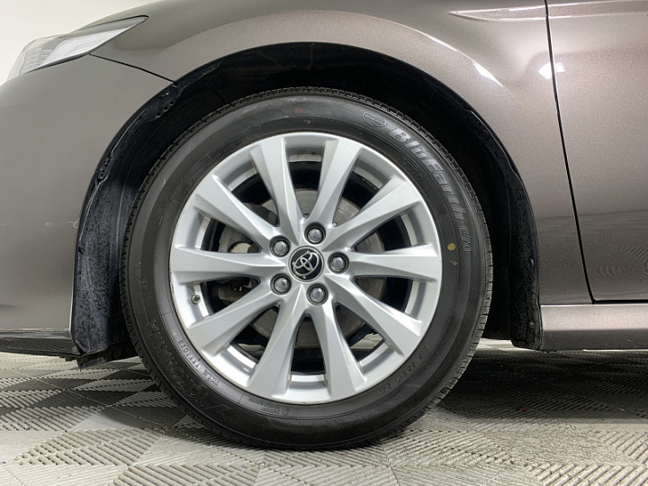 TOYOTA Camry 2.5, 2018 года, Автоматическая, Серо-коричневый
