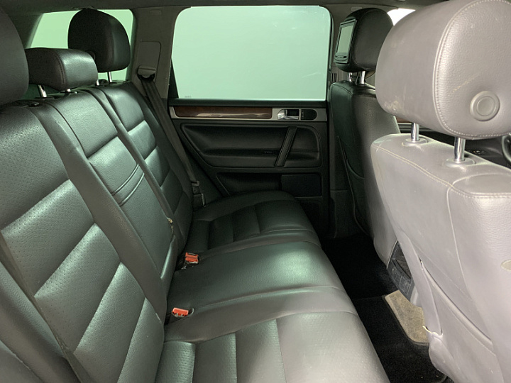 VOLKSWAGEN Touareg 3.2, 2004 года, Автоматическая, Серебристый