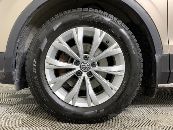 VOLKSWAGEN Tiguan 1.4, 2017 года, Робот, БЕЖЕВЫЙ