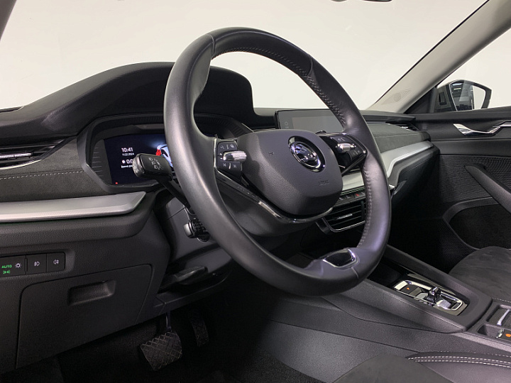 SKODA Octavia 1.4, 2021 года, Автоматическая, КОРИЧНЕВЫЙ