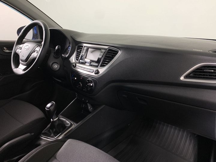 HYUNDAI Solaris 1.6, 2018 года, Механика, СИНИЙ
