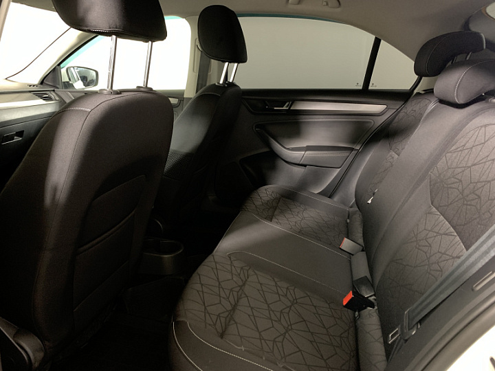 SKODA Rapid 1.4, 2019 года, Робот, БЕЛЫЙ