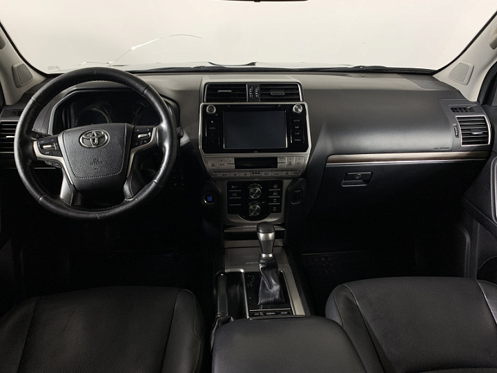 Toyota Land Cruiser Prado 2.8, 2018 года, Автоматическая, Светло серый
